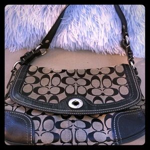 Authentic Coach shoulder bag. Great condition.